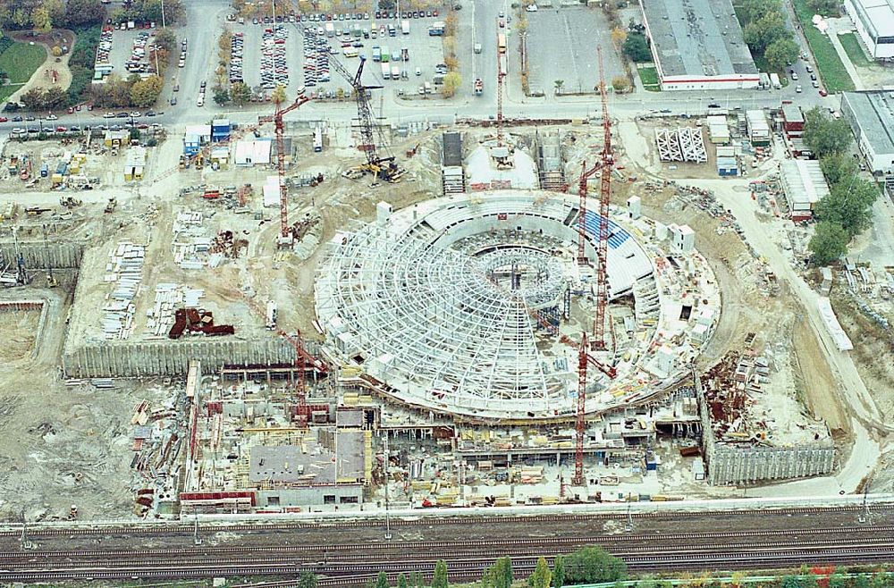 Aerial image Berlin Friedrichshain - 24.09.1995 Berlin, Radsporthallenbahn\ Velodrom an der Landsberger Allee