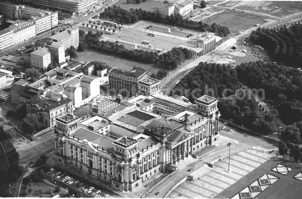 Aerial image Berlin - Tiergarten - Berlin - Reichstag