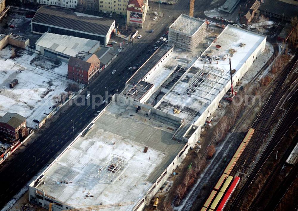 Berlin - Schöneweide from above - Berlin Schöneweide - Bau des KAUFLAND-Einkaufszentrums am Bahnhof Schöneweide 20.12.02