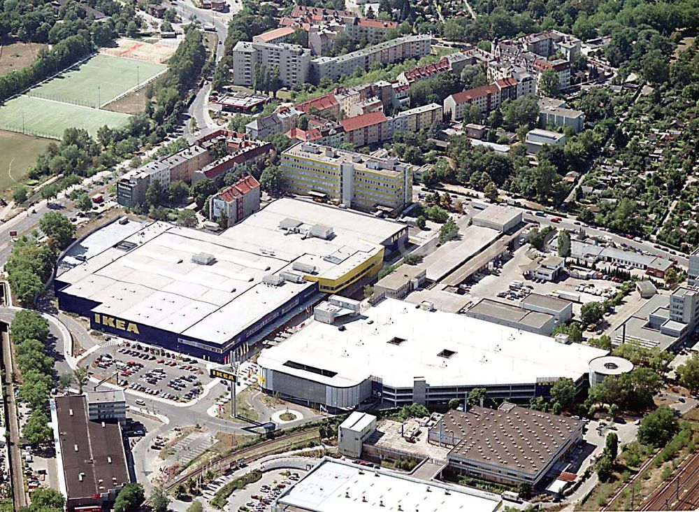 Aerial image Berlin - Spandau - Berlin Spandau Blick auf das IKEA-Gelände (Möbelhaus; Kundenparkhaus) an der Charlottenburger Chaussee in Berlin Spandau;