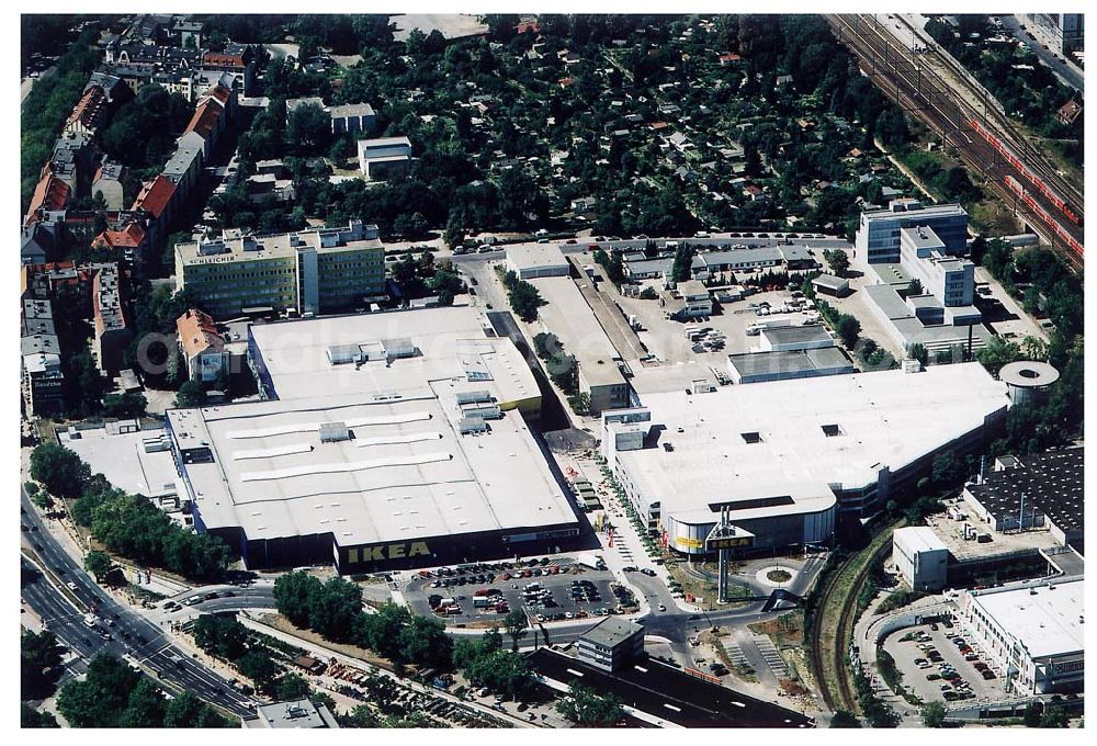 Berlin - Spandau from above - Berlin Spandau Blick auf das IKEA-Gelände (Möbelhaus; Kundenparkhaus) an der Charlottenburger Chaussee in Berlin Spandau;