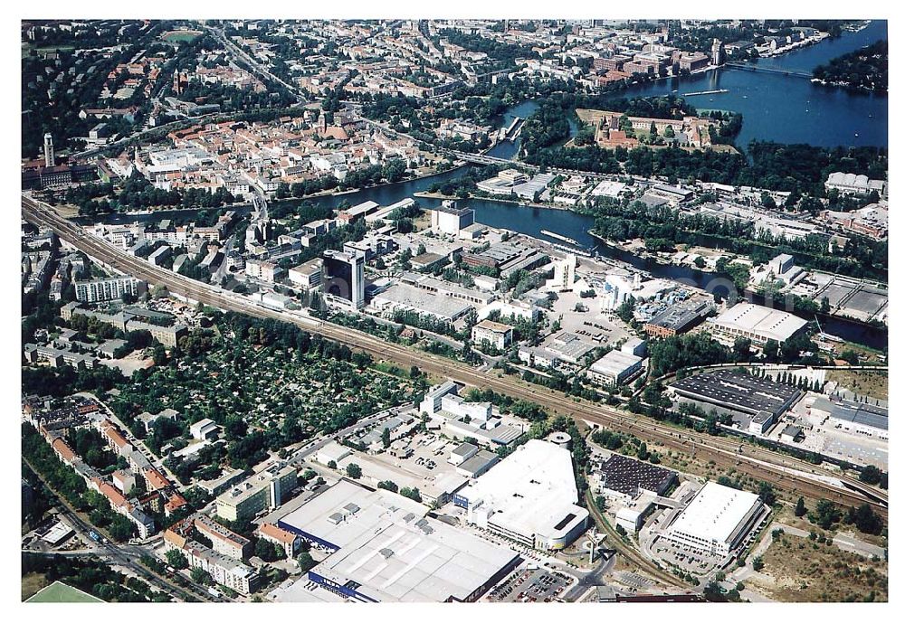 Aerial image Berlin - Spandau - Berlin Spandau Blick auf das IKEA-Gelände (Möbelhaus; Kundenparkhaus) an der Charlottenburger Chaussee in Berlin Spandau; im Huntergrund zu sehehn Altstadt Spandau und der Zusammenfluß von Spree und Havel