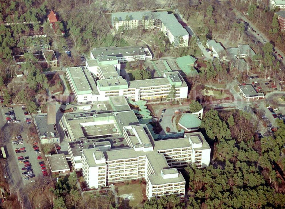 Aerial photograph Berlin-Spandau - 17.03.2004 BERLIN-Spandau, Evangelisches Waldkrankenhaus Spandau im Bereich der Griesingerstr.