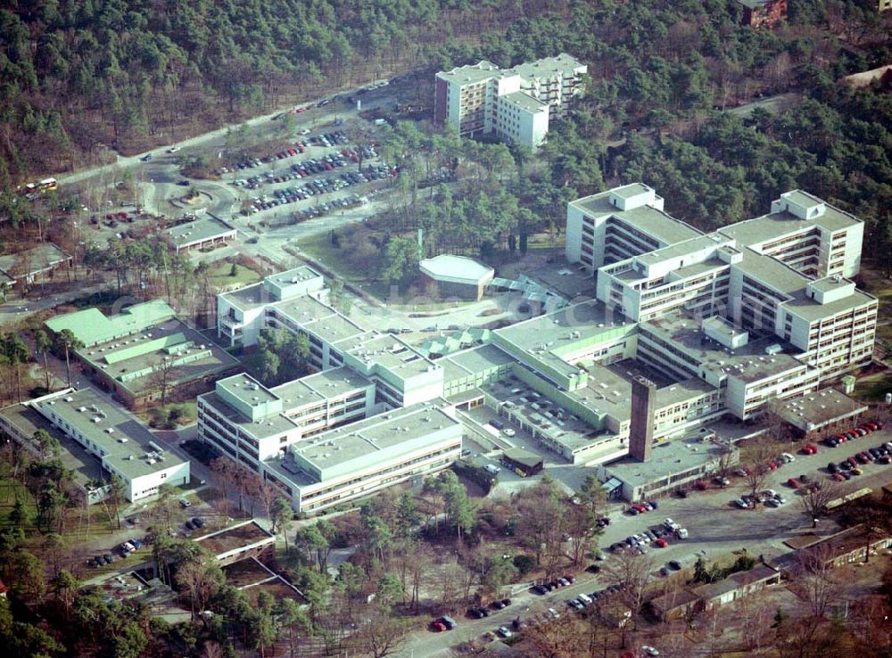 Berlin-Spandau from above - 17.03.2004 BERLIN-Spandau, Evangelisches Waldkrankenhaus Spandau im Bereich der Griesingerstr.