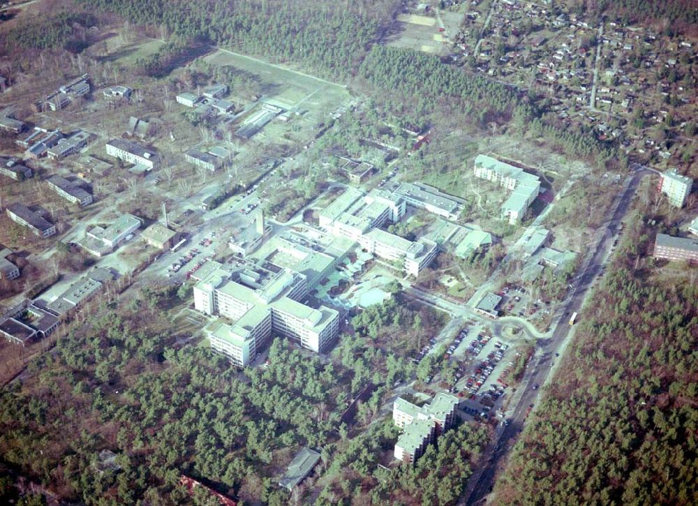 Aerial image Berlin-Spandau - 17.03.2004 BERLIN-Spandau, Evangelisches Waldkrankenhaus Spandau im Bereich der Griesingerstr.