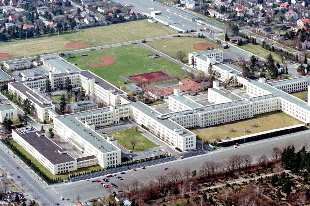 Aerial photograph Berlin-Steglitz - 26.03.1995 Berlin-Steglitz verlassene US-Kasernenstadt