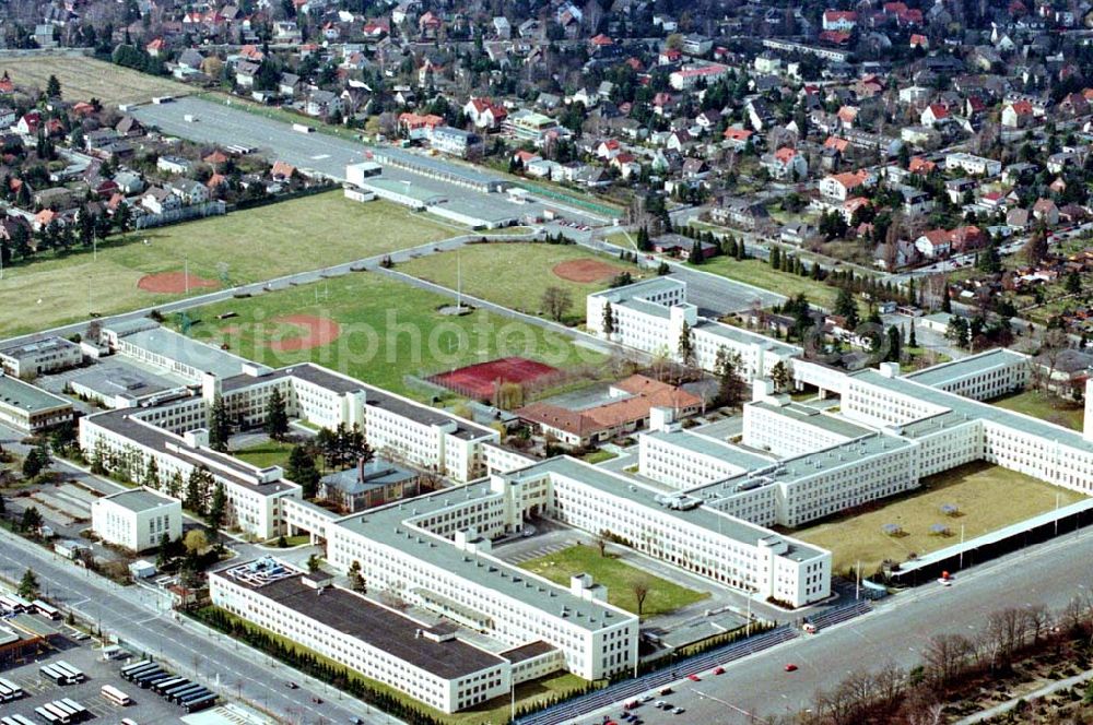 Aerial image Berlin-Steglitz - 26.03.1995 Berlin-Steglitz verlassene US-Kasernenstadt