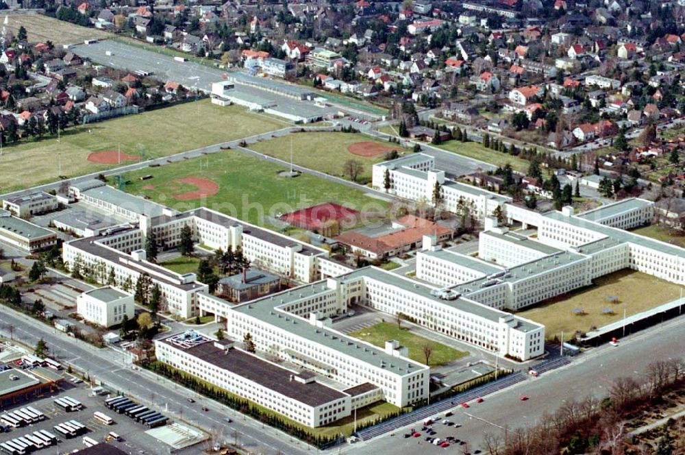 Berlin-Steglitz from above - 26.03.1995 Berlin-Steglitz verlassene US-Kasernenstadt