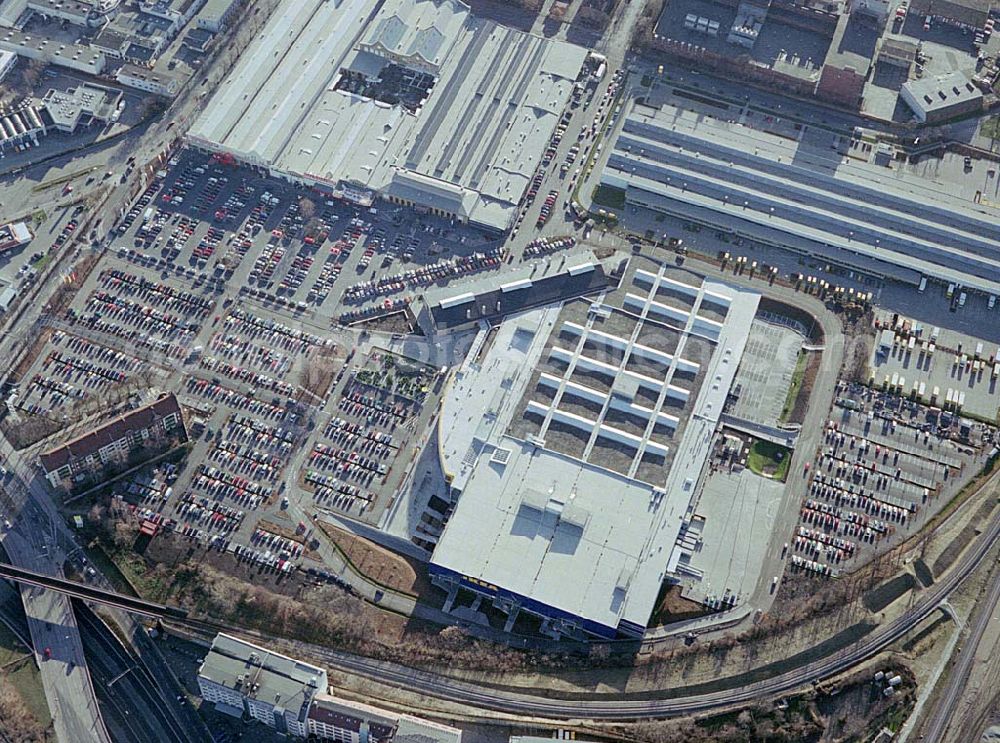 Berlin-Tempelhof from the bird's eye view: Neu errichtetes IKEA Einrichtungshaus an der Alboinstraße, Nähe Flughafen Berlin-Tempelhof