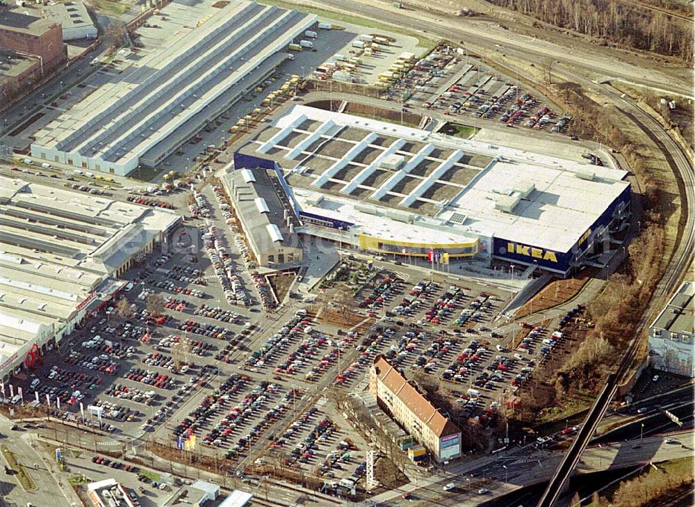 Aerial image Berlin-Tempelhof - Neu errichtetes IKEA Einrichtungshaus an der Alboinstraße, Nähe Flughafen Berlin-Tempelhof