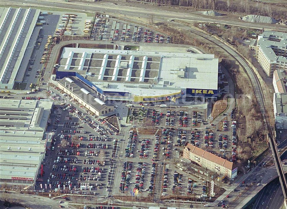 Aerial photograph Berlin-Tempelhof - Neu errichtetes IKEA Einrichtungshaus an der Alboinstraße, Nähe Flughafen Berlin-Tempelhof