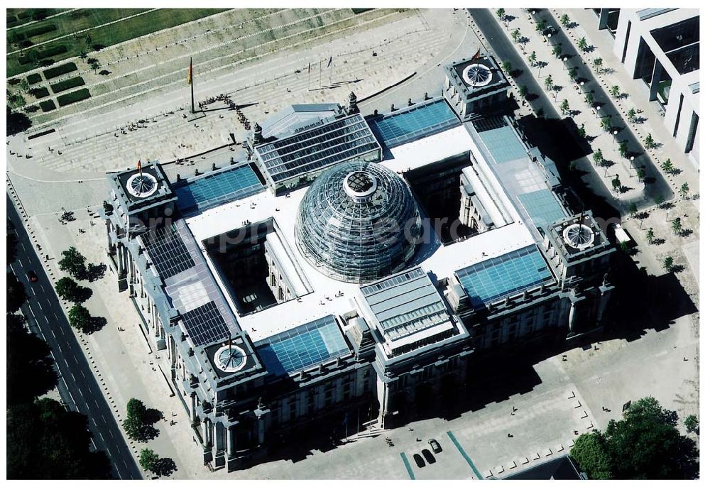 Aerial photograph Berlin - Tiergarten (Spreebogen) - Berlin Tiergarten mit Blick auf den Reichstag im Regierungsviertel in Berlin Tiergarten. Im Auftrag der Bundesbaugesellschaft mbH