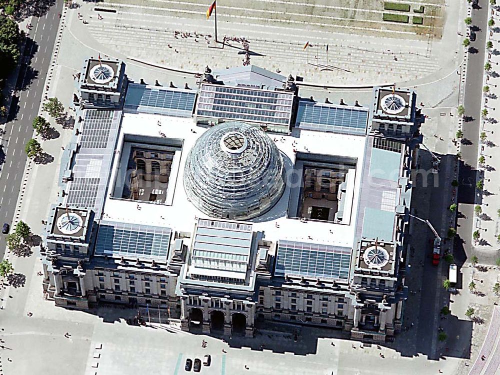 Berlin - Tiergarten (Spreebogen) from above - Berlin Tiergarten mit Blick auf den Reichstag im Regierungsviertel in Berlin Tiergarten. Im Auftrag der Bundesbaugesellschaft mbH