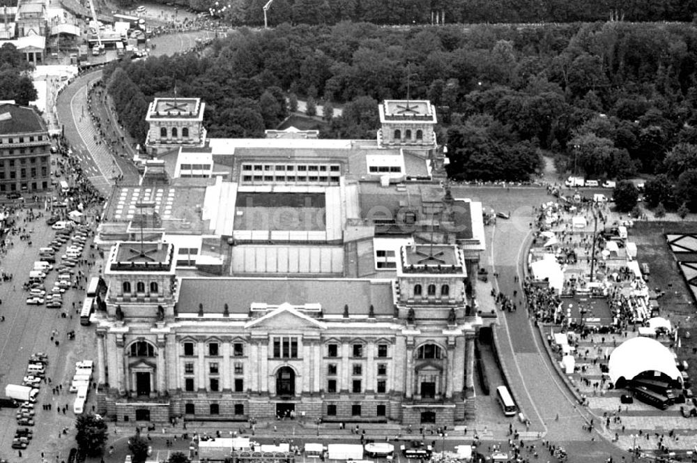 Aerial photograph Berlin - 02.10.1994 Berlin-Tiergarten Gelände am Berliner Reichstag