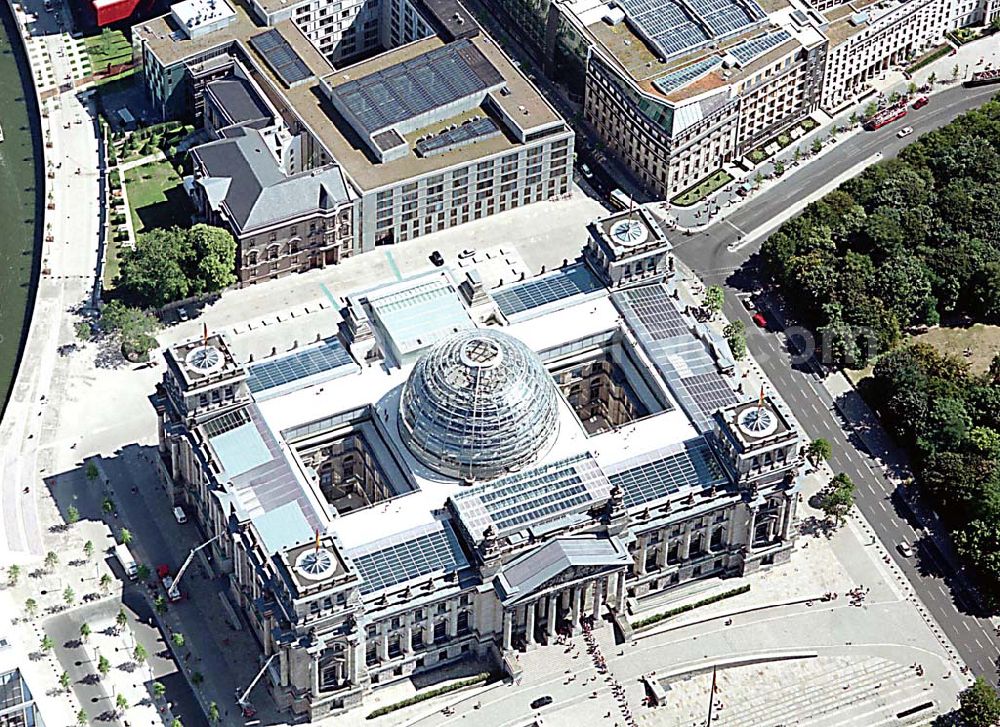 Berlin - Tiergarten (Spreebogen) from above - Berlin Tiergarten Regierungsviertel im Berliner Tiegarten mit dem Reichstag Paul-Löbe-Haus und Marie-Elisabeth-Lüders-Haus am Spreebogen Im Auftrag der Bundesbaugesellschaft mbH