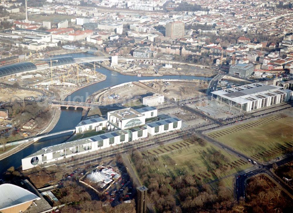 Aerial photograph Berlin - Tiergarten - Berlin Tiergarten Regierungsviertel im Berliner Tiergarten mit dem Reichstag Paul-Löbe-Haus und Marie-Elisabeth-Lüders-Haus 19.01.03