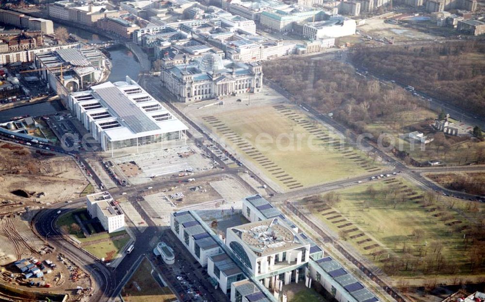 Berlin - Tiergarten from the bird's eye view: Berlin Tiergarten Regierungsviertel im Berliner Tiergarten mit dem Reichstag Paul-Löbe-Haus und Marie-Elisabeth-Lüders-Haus 19.01.03