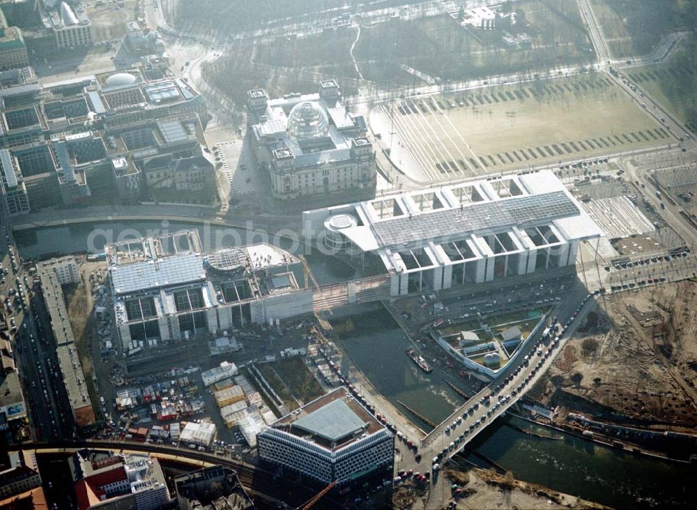 Aerial photograph Berlin - Tiergarten - Berlin Tiergarten Regierungsviertel im Berliner Tiergarten mit dem Reichstag Paul-Löbe-Haus und Marie-Elisabeth-Lüders-Haus 19.01.03