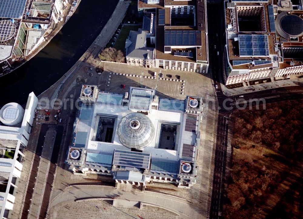 Berlin - Tiergarten from the bird's eye view: Berlin Tiergarten Regierungsviertel im Berliner Tiergarten mit dem Reichstag Paul-Löbe-Haus und Marie-Elisabeth-Lüders-Haus 19.01.03