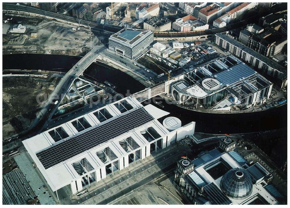 Berlin - Tiergarten from the bird's eye view: Berlin Tiergarten Regierungsviertel im Berliner Tiergarten mit dem Reichstag Paul-Löbe-Haus und Marie-Elisabeth-Lüders-Haus 19.01.03