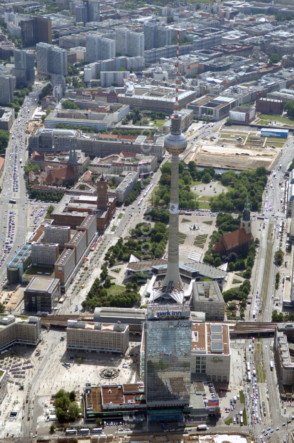 Aerial image Berlin - Blick auf den Berliner Alexanderplatz mit dem Park Inn Hotel Hochhaus und dem KAUFHOF am Alex. Das unmittelbar am Fernsehturm gelegene Areal wurde in den letzten Jahren erheblich um- und ausgebaut.