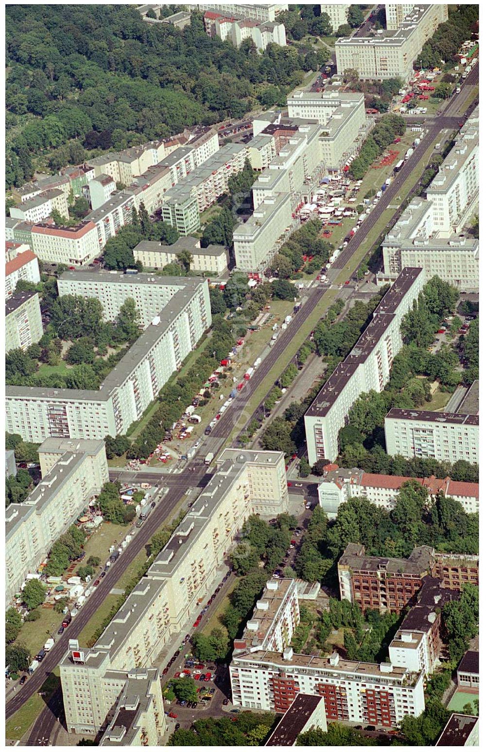 Berlin Friedrichshain from above - 07.08.2004 Blick auf die Berliner Biermeile auf der Karl-Marx-Allee in Berlin Friedrichshain