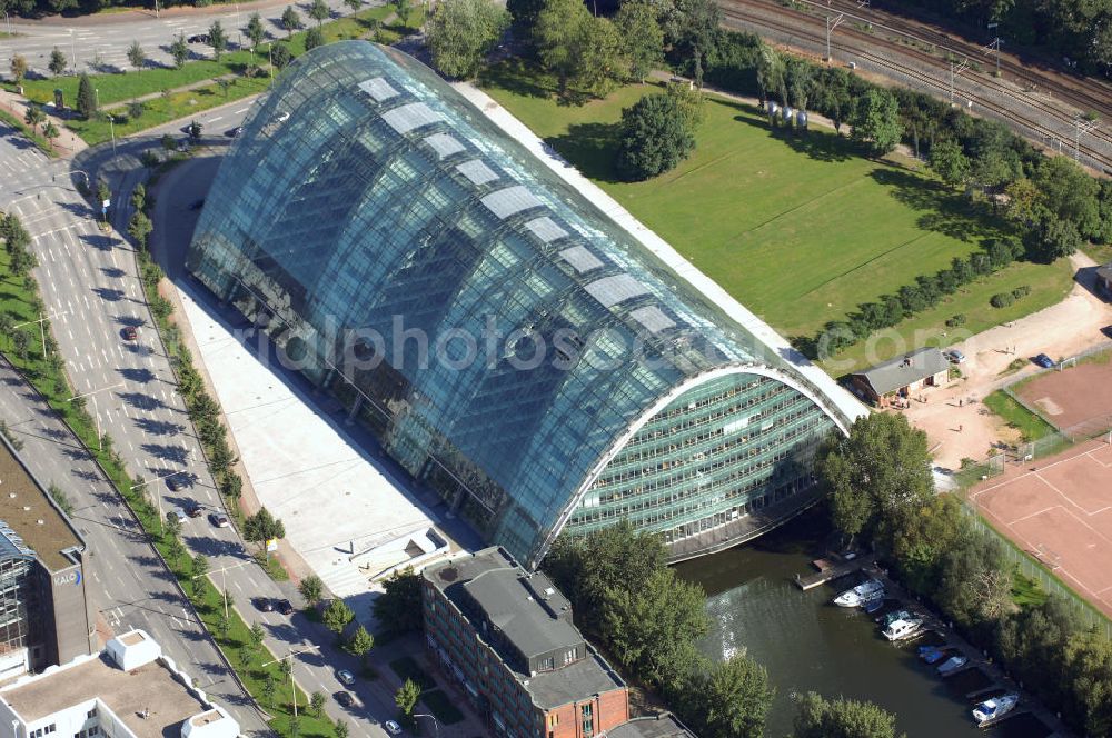 Aerial image Hamburg - Blick auf den Berliner Bogen, ein Bürohaus mit Mischwasserrückhaltebecken, am Anckelmannsplatz 1. Ansprechpartner: CORPUS SIREO, Asset Management GmbH, An der Welle 3, 60322 Frankfurt am Main, Tel. +49(0)69 48005 0, Fax +49(0)69 48005 102, Email: frankfurt@corpussireo.com