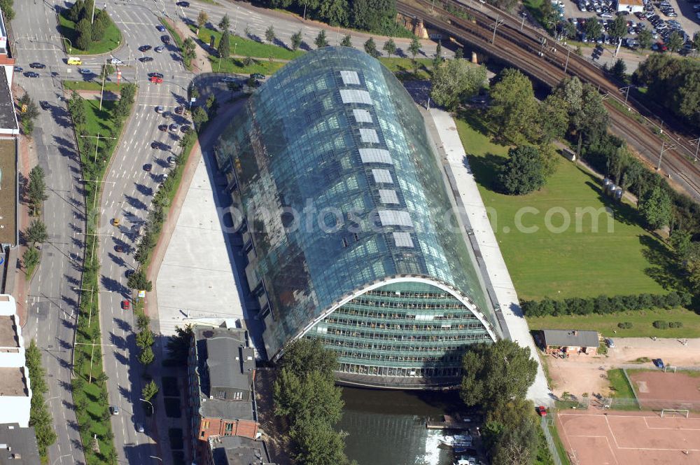 Hamburg from the bird's eye view: Blick auf den Berliner Bogen, ein Bürohaus mit Mischwasserrückhaltebecken, am Anckelmannsplatz 1. Ansprechpartner: CORPUS SIREO, Asset Management GmbH, An der Welle 3, 60322 Frankfurt am Main, Tel. +49(0)69 48005 0, Fax +49(0)69 48005 102, Email: frankfurt@corpussireo.com