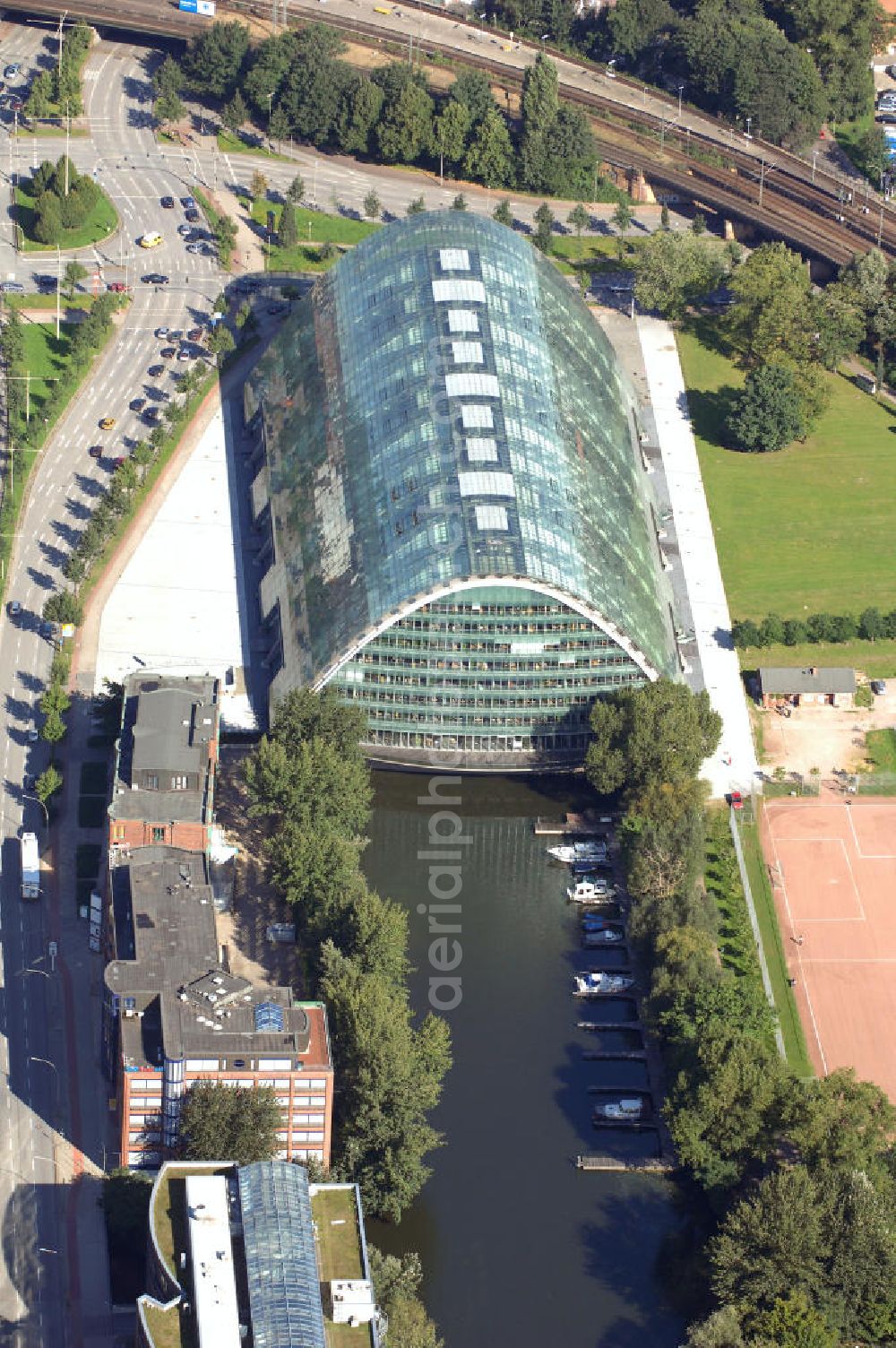 Aerial image Hamburg - Blick auf den Berliner Bogen, ein Bürohaus mit Mischwasserrückhaltebecken, am Anckelmannsplatz 1. Ansprechpartner: CORPUS SIREO, Asset Management GmbH, An der Welle 3, 60322 Frankfurt am Main, Tel. +49(0)69 48005 0, Fax +49(0)69 48005 102, Email: frankfurt@corpussireo.com