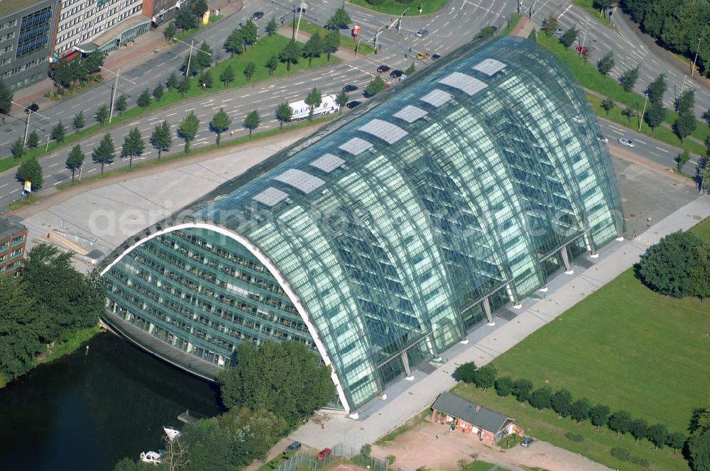 Aerial image Hamburg - Blick auf den Berliner Bogen, ein Bürohaus mit Mischwasserrückhaltebecken, am Anckelmannsplatz 1. Ansprechpartner: CORPUS SIREO, Asset Management GmbH, An der Welle 3, 60322 Frankfurt am Main, Tel. +49(0)69 48005 0, Fax +49(0)69 48005 102, Email: frankfurt@corpussireo.com