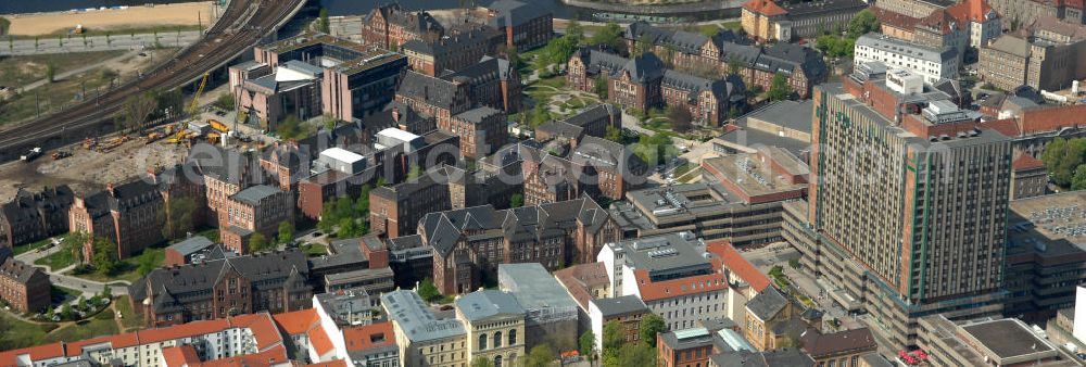 Berlin from the bird's eye view: Blick auf das Gelände der Berliner Charité in Mitte. Die Charité feiert im Jahr 2010 ihr 300-jähriges Bestehen. Sie ging aus einem Pesthaus hervor, das 1710 vor den Toren Berlins errichtet wurde. View of the site of the Berlin Charité hospital in the middle. The Charité is celebrating in 2010 its 300th anniversary. It emerged from a plague house, built in 1710 on the outskirts of Berlin.