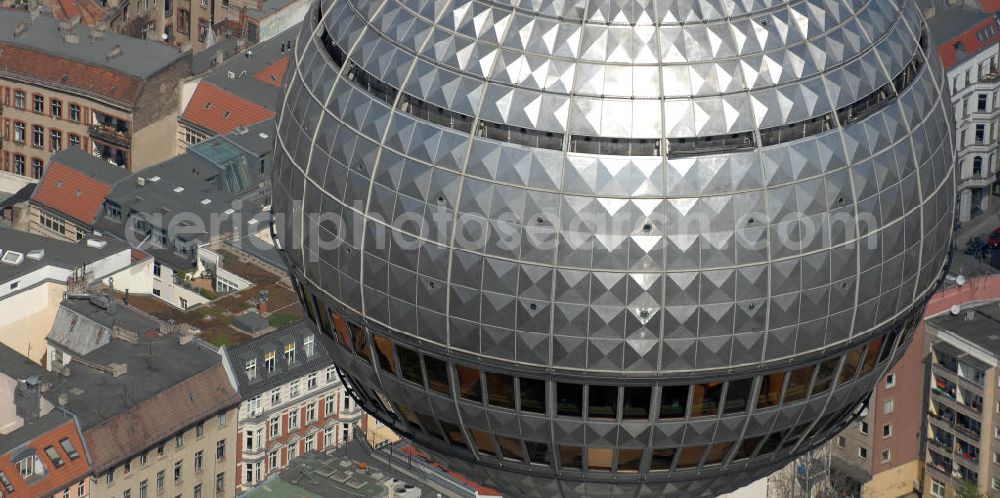 Berlin from the bird's eye view: Blick auf Deutschlands höchstes Bauwerk , den Fernsehturm im Zentrum der deutschen Hauptstadt. Der Berliner Fernsehturm ist mit 368 Meter das höchste Bauwerk Deutschlands und das vierthöchste nicht abgespannte Bauwerk Europas. View of Germany's tallest structure, the TV tower in the center of the German capital. The Berlin TV Tower is 368 meters the tallest building in Germany and the fourth highest building in Europe is not guyed.