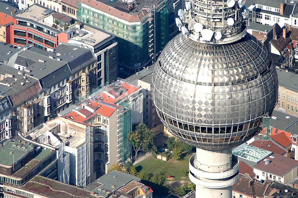 Berlin / Mitte from above - 01.10.2003 Berliner Fernsehturm am Aleaxan der Platz, in Berlin - Mitte