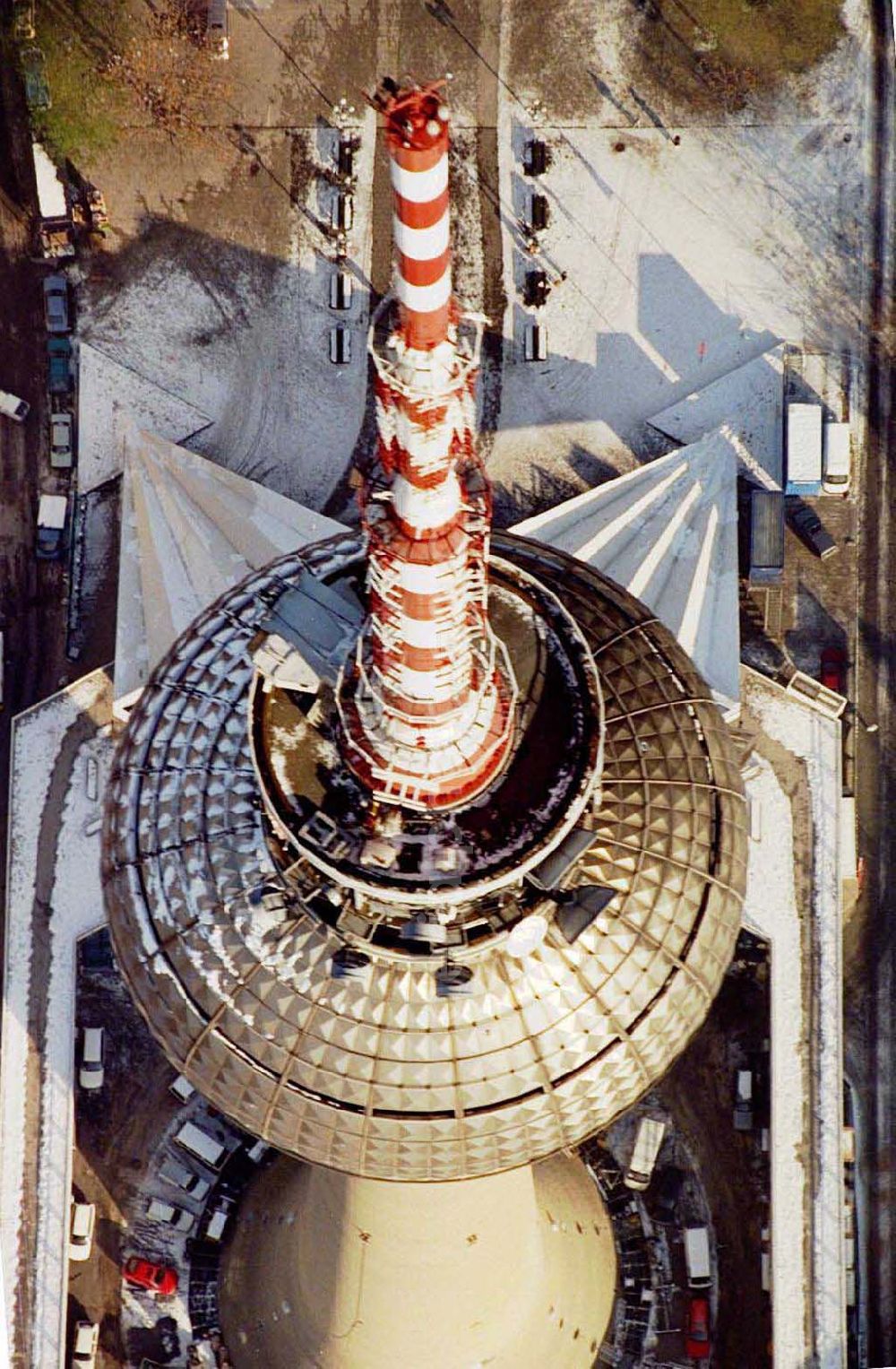 Berlin from the bird's eye view: Berliner Fernsehturm am Alex im Winter.