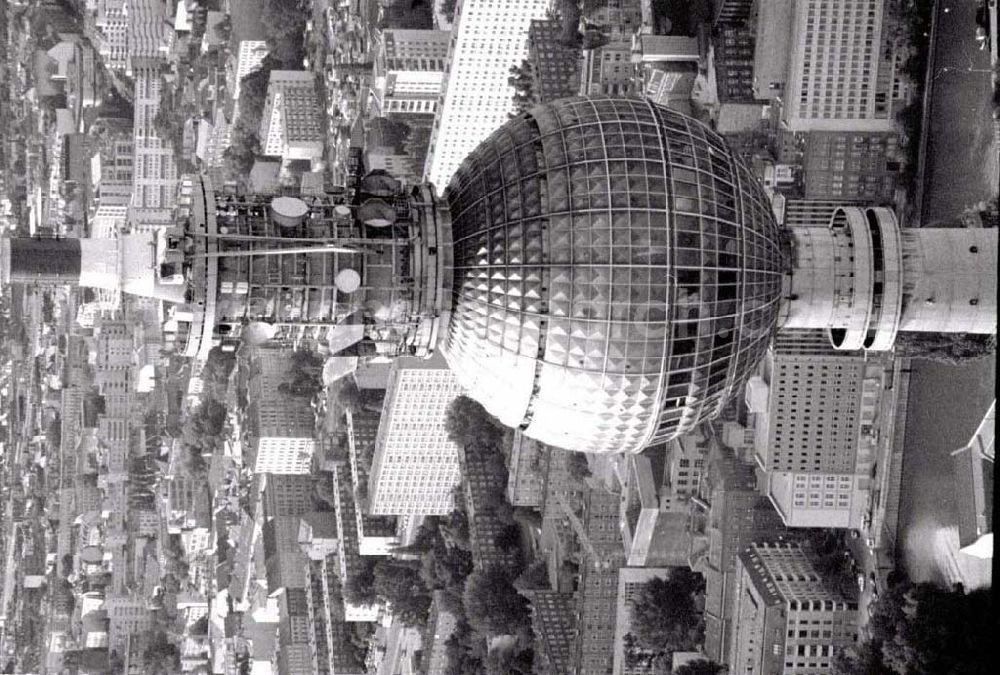 Berlin- Mitte from the bird's eye view: Berliner Fernsehturm am Alexanderplatz in Berlin- Mitte