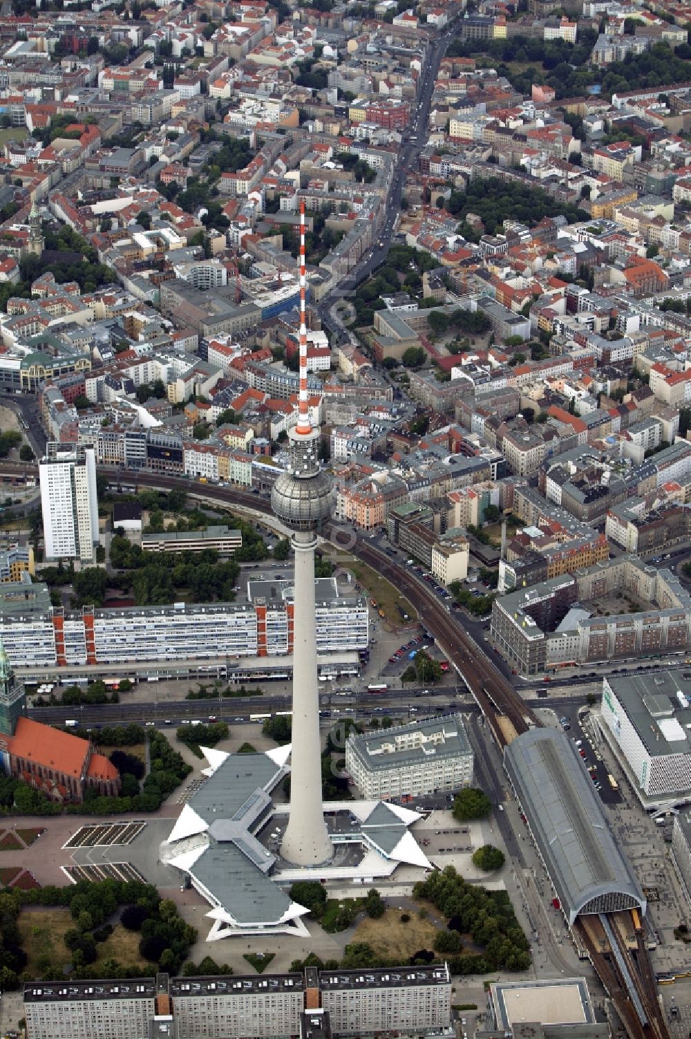 Aerial image Berlin - Berlin TV Tower in the city center east of the federal capital Berlin. Foto: