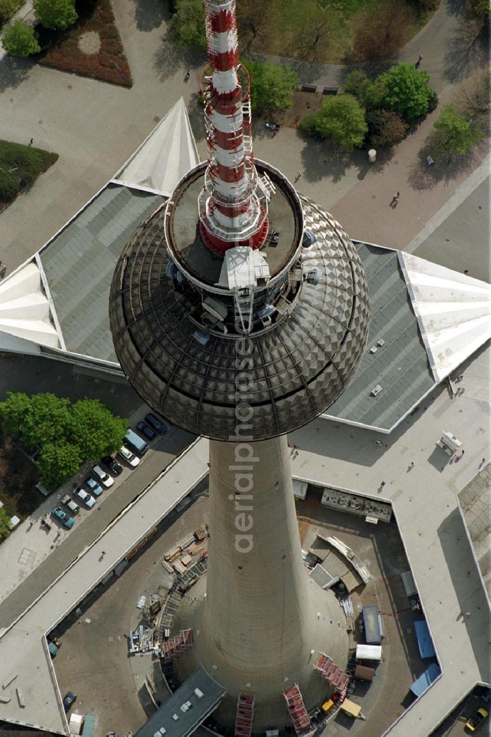 Aerial image Berlin - Berliner Fernsehturm im Winter 1995