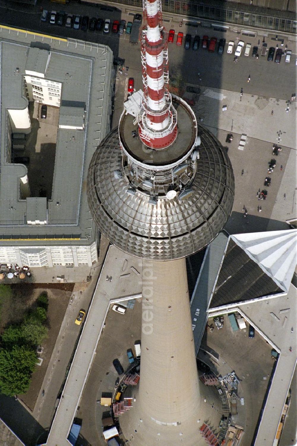 Aerial photograph Berlin - Berliner Fernsehturm im Winter 1995