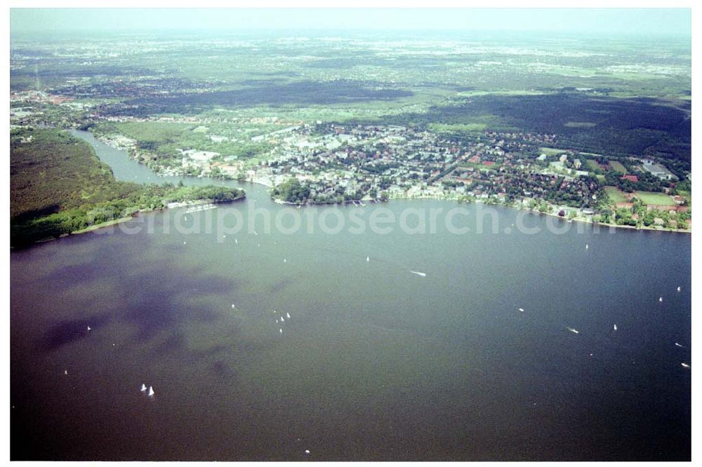 Berlin-Köpenick from the bird's eye view: 31.05.2004 Berlin-Köpenick Blick auf das die Nordhälfte des Berliner Müggelsee