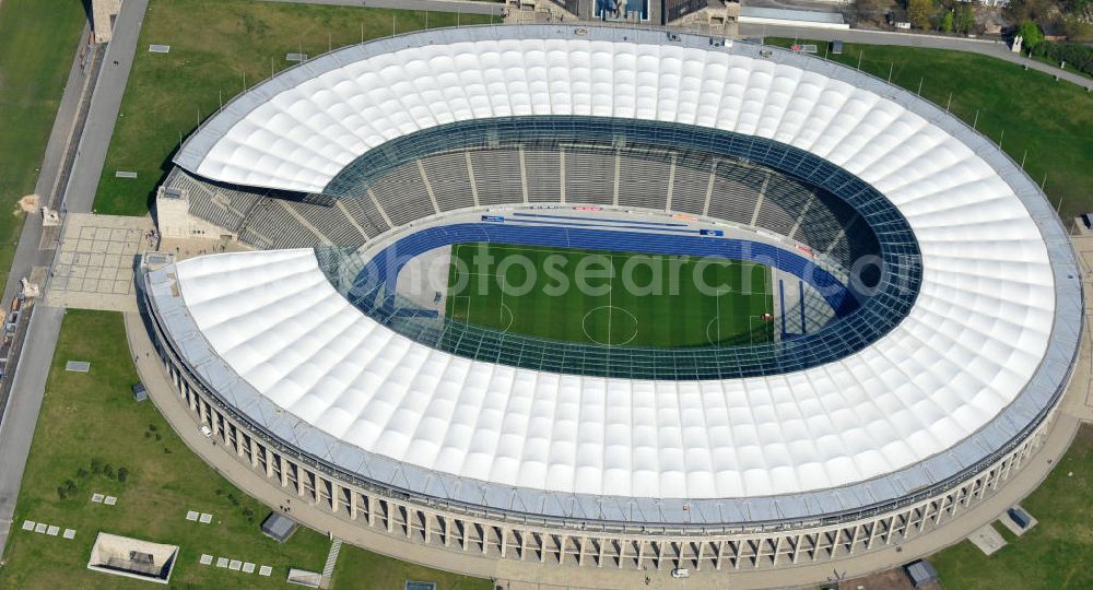 Aerial image Berlin - Areal des Berliner Olypiastadions auf dem Olymiapark Berlin. View the Berlin Olympic stadium.