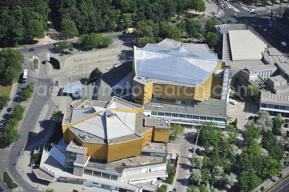 Aerial photograph Berlin - The Philharmonie is one of the most important concert halls und hosts the Berlin Philharmonists. Aside is the chamber music hall