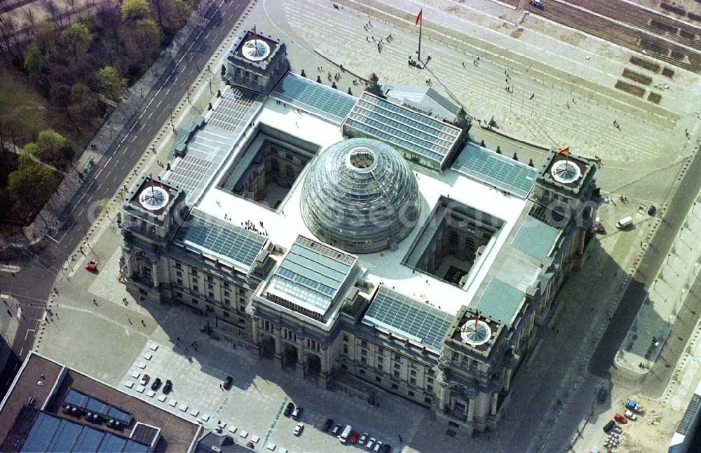 Berlin-Tiergarten / Spreebogen from above - 