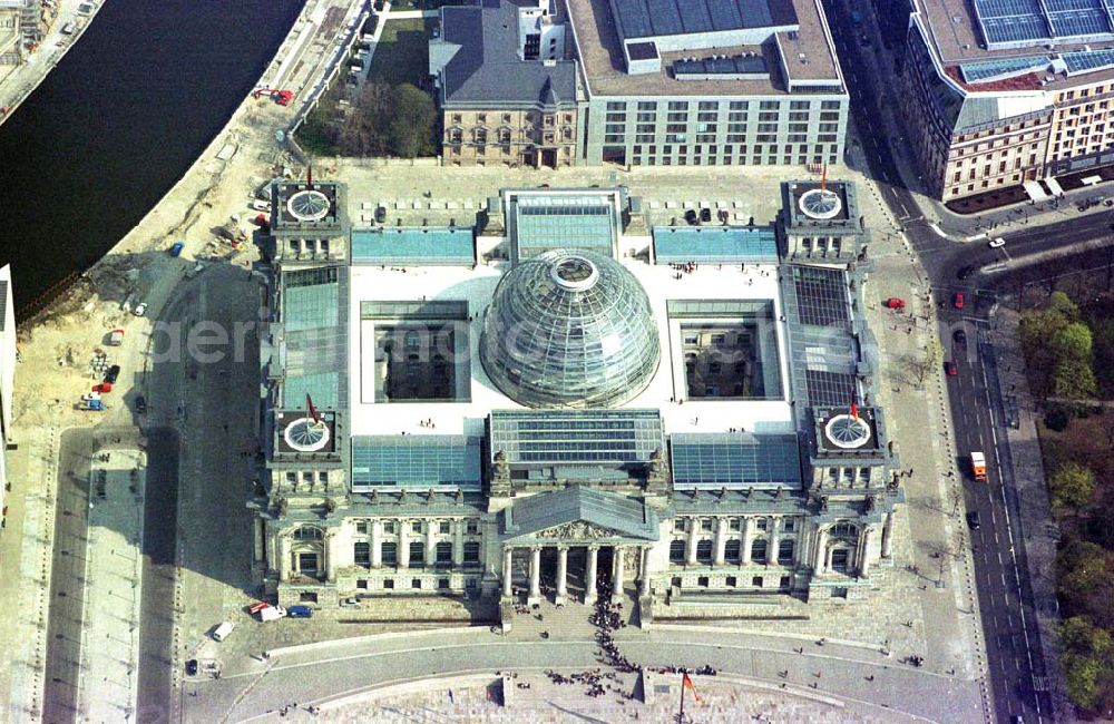 Berlin-Tiergarten / Spreebogen from above - 