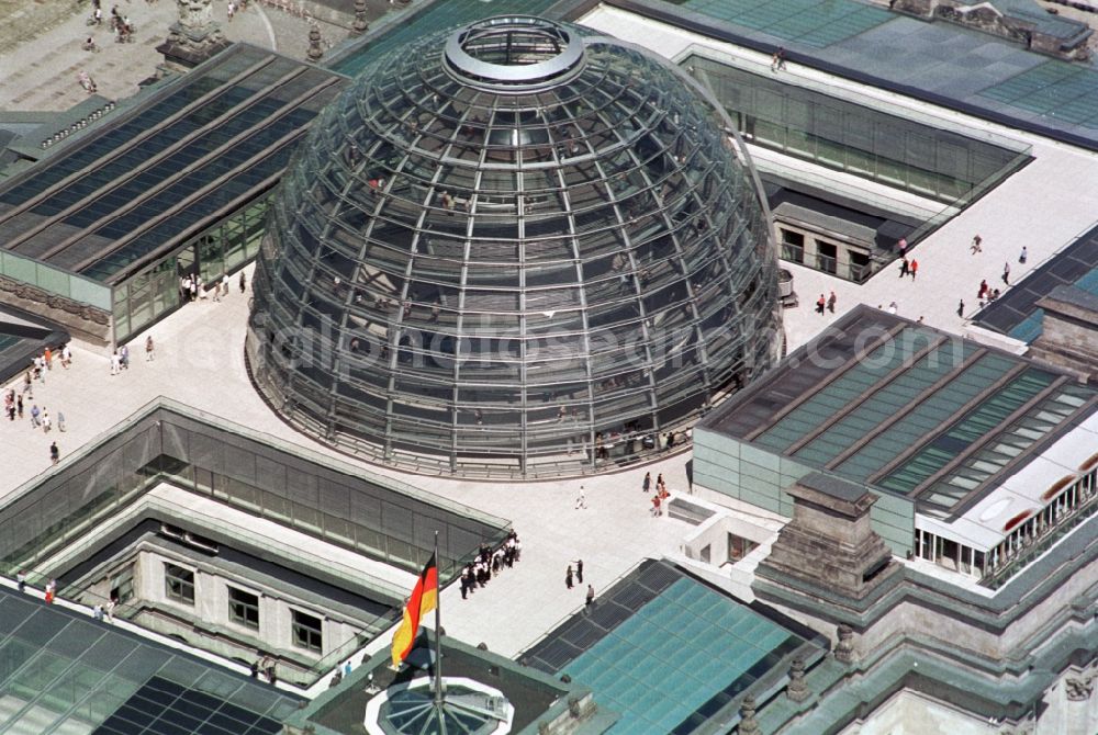 Aerial photograph Berlin - Reichstag in Berlin on the Spree sheets in Berlin - Mitte