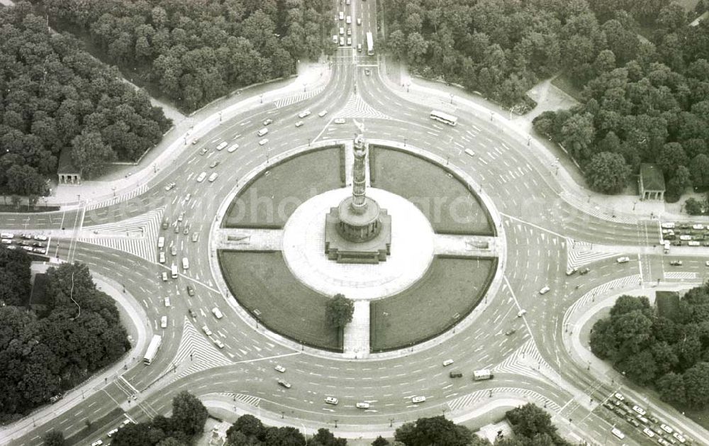 Aerial photograph Berlin - Tiergarten - Berliner Siegessäule im Tiergarten