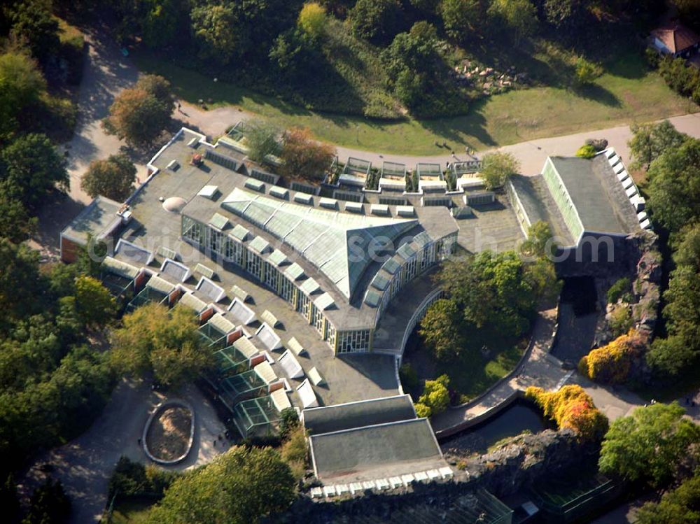 Berlin from the bird's eye view: 13.10.2004 Blick auf den Berliner Tierpark in Berlin-Lichtenberg mit das Giraffen- und das Elefantenhaus.