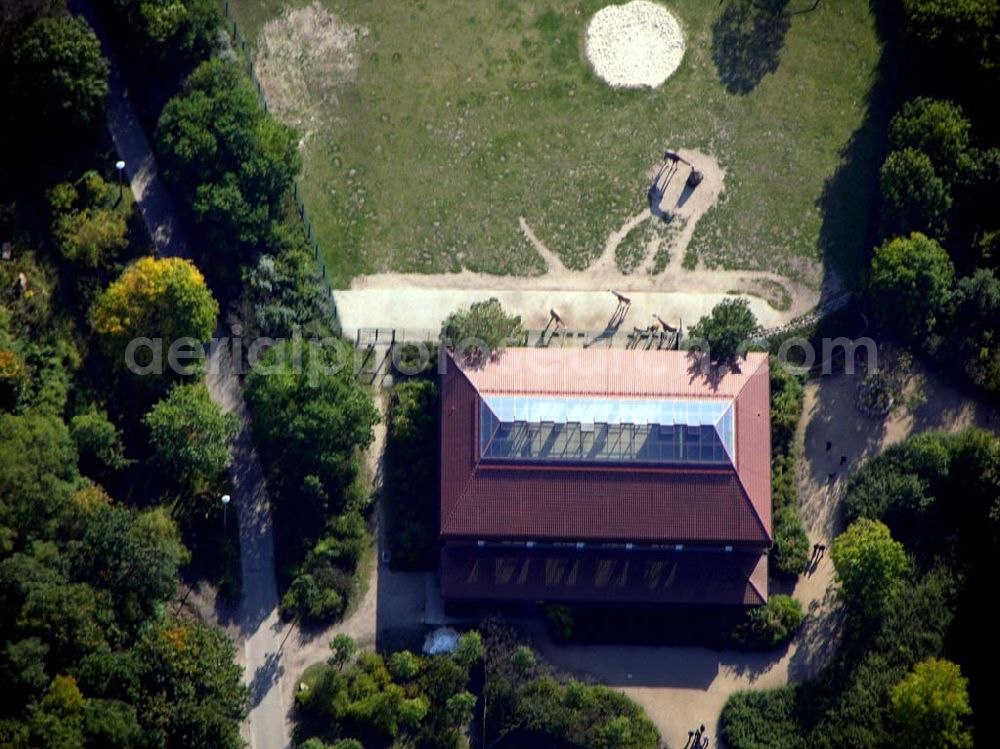 Berlin from above - 13.10.2004 Blick auf den Berliner Tierpark in Berlin-Lichtenberg mit das Giraffen- und das Elefantenhaus.