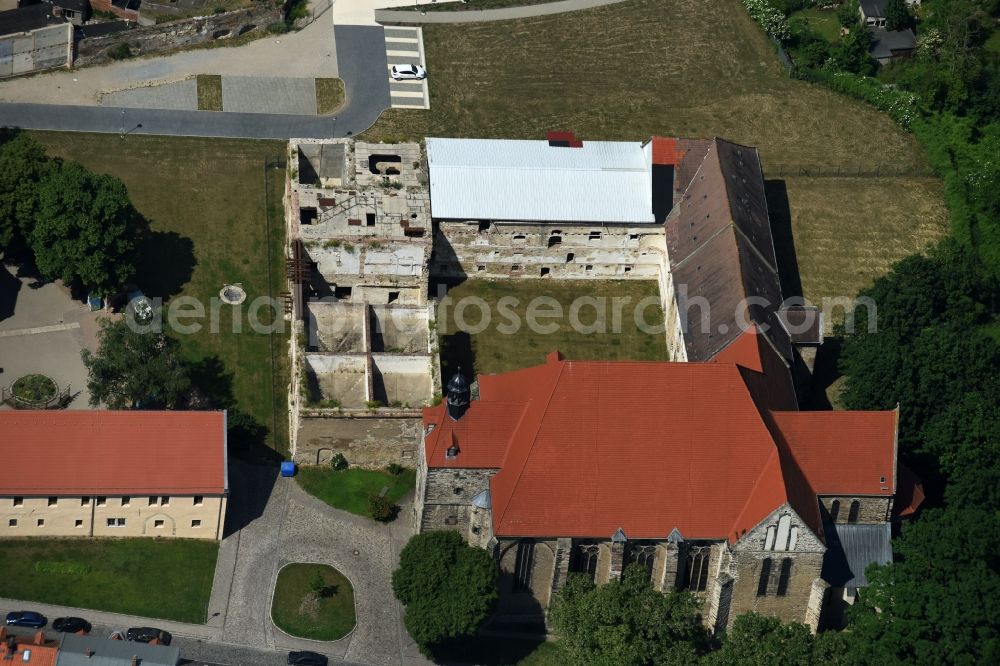 Nienburg (Saale) from the bird's eye view: Remains of the former monastery and the church of Nienburg (Saale) in the state of Saxony-Anhalt