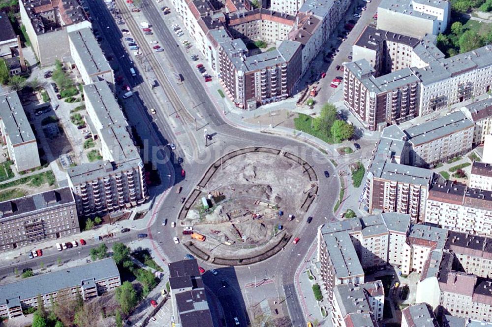 Berlin Frierichshain from above - 01.05.1995 Bersarin-Platz, Berlin Friedrichshain