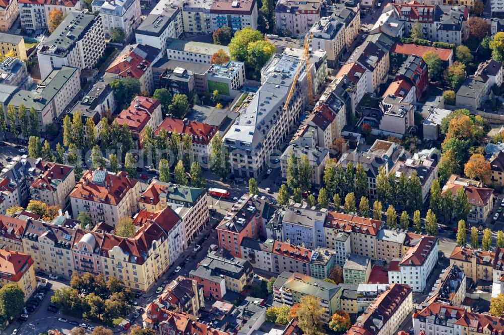 Aerial image München - Overview of the area around the intersection Leopoldstrasse and Hohenzollernstrasse in the district Schwabing in Munich in the state of Bavaria, Germany